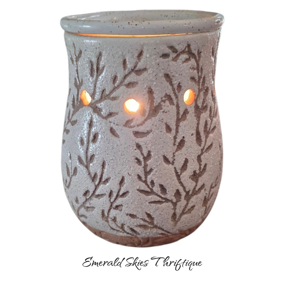 SCENTSY Stone Leaf Full Sized‎ Warmer retired and rare Textured Beige free ship
